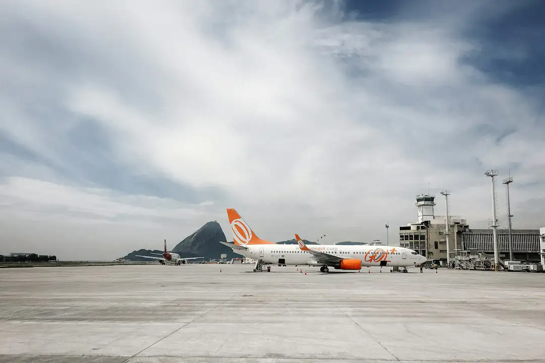 An aircraft on the runway at Santos Dumont Airport