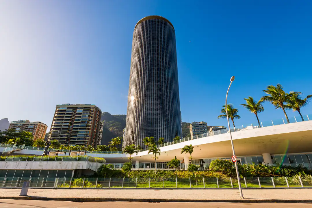 The cylindrical Hotel Nacional tower in São Conrado