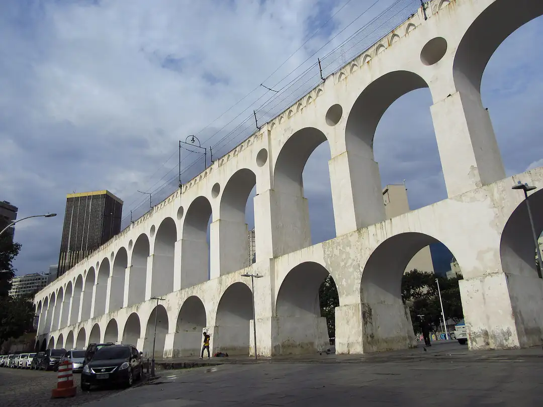 Lapa Arches seen from the public square in daylight