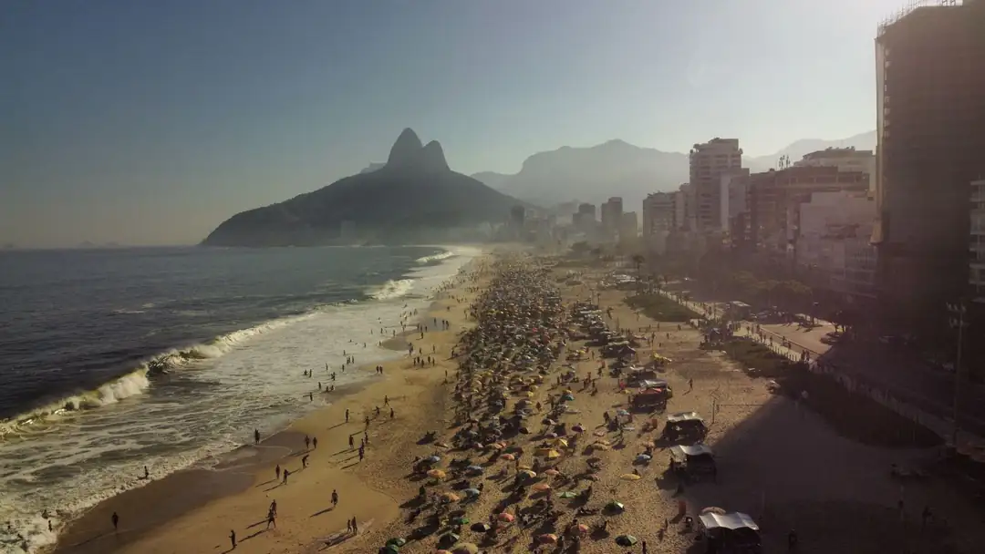 Ipanema shoreline with Dois Irmãos in the distance