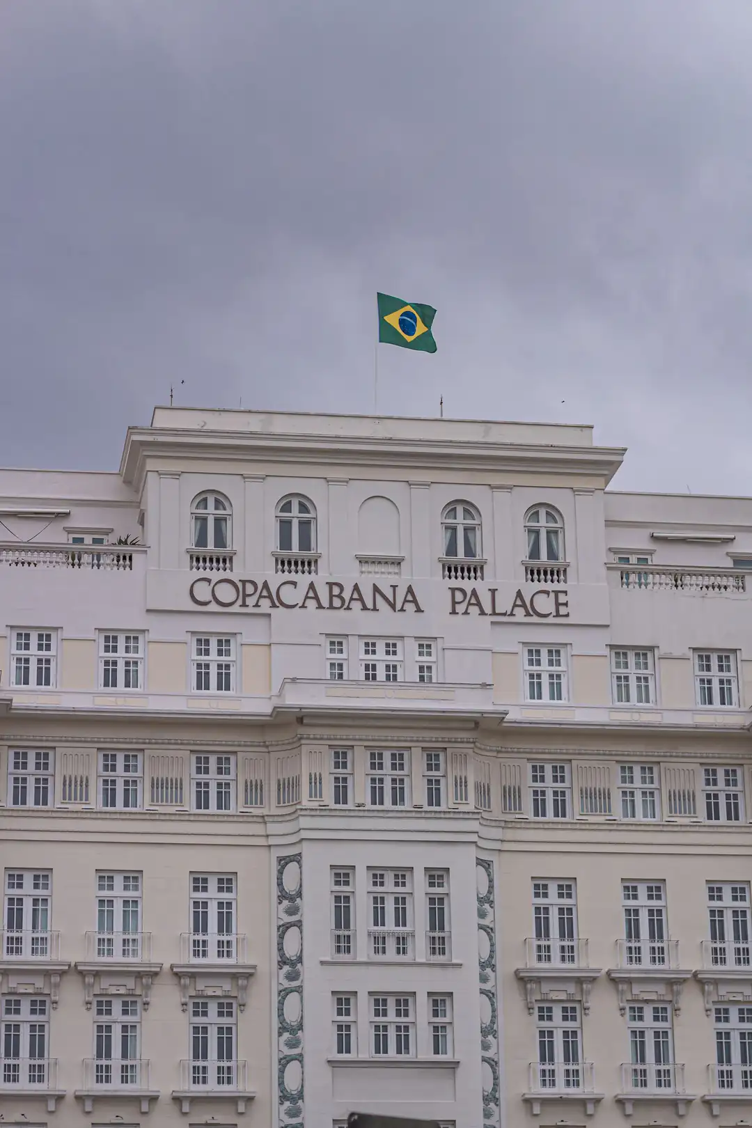The Copacabana Palace façade beside Avenida Atlântica