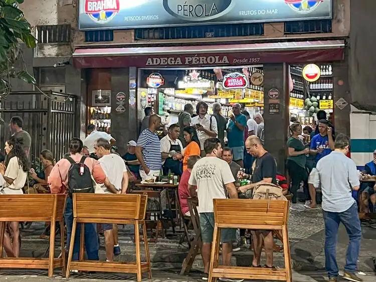 The Adega Pérola boteco in Copacabana