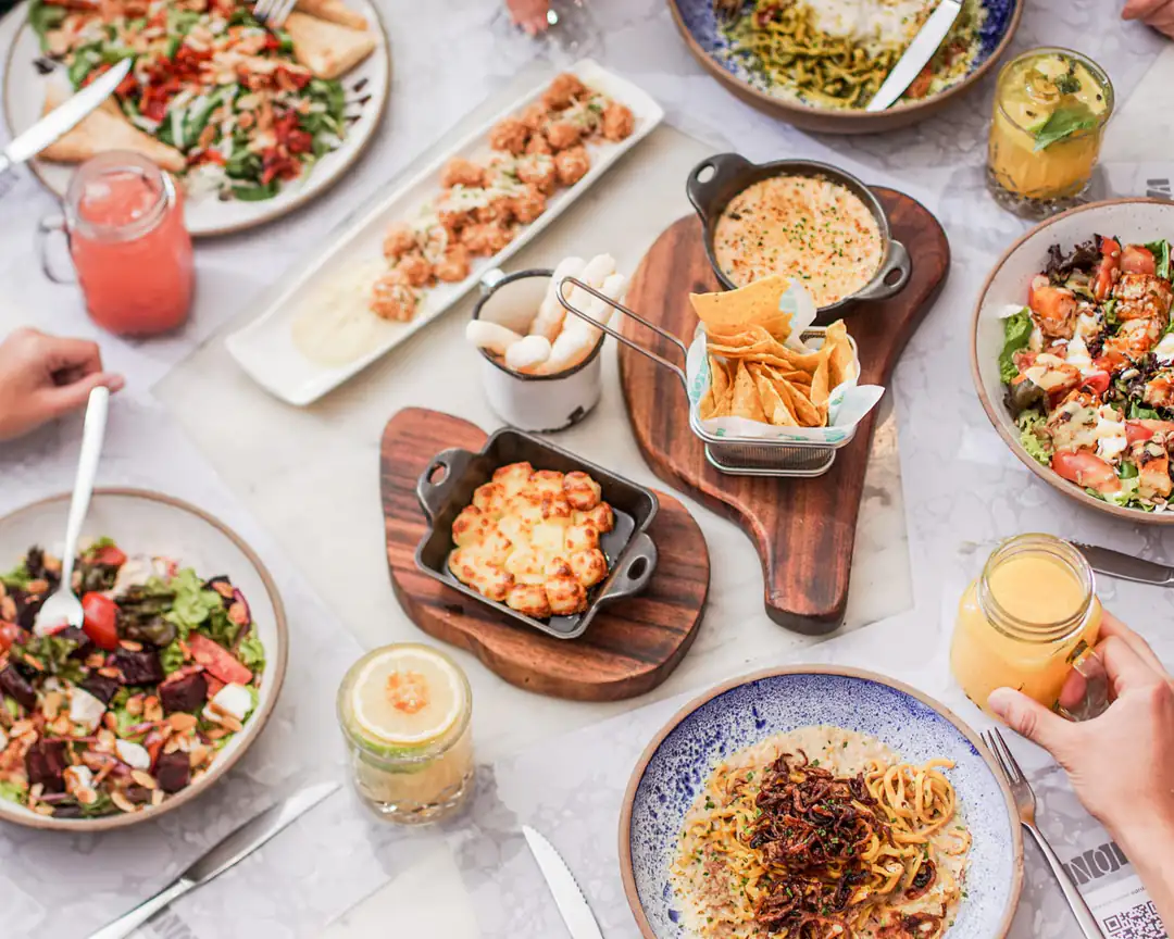 Dishes and drinks at Nola in Leblon